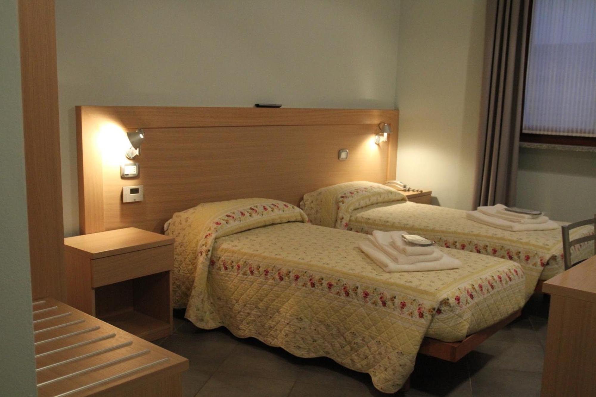 Albergo Verdi Novi Ligure Luaran gambar